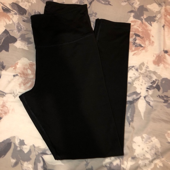 VSPink ultimate leggings - Picture 2 of 4